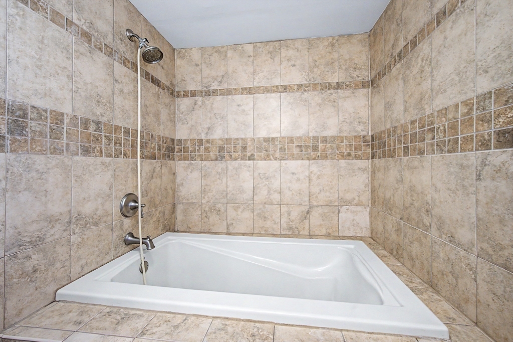 1 Phyllis Road Foxboro, MA 02035 - Photo 15 of 36