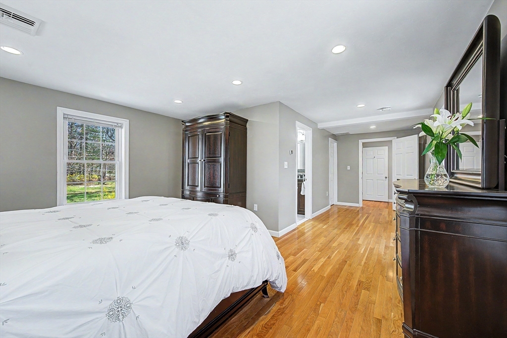 1 Phyllis Road Foxboro, MA 02035 - Photo 20 of 36