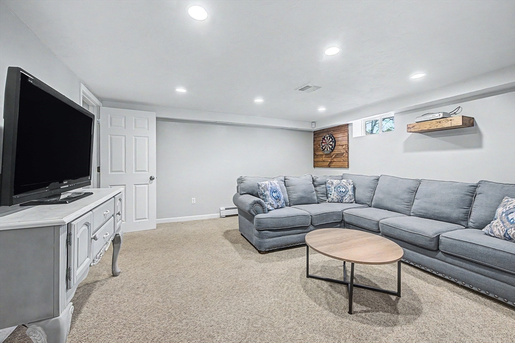 1 Phyllis Road Foxboro, MA 02035 - Photo 28 of 36