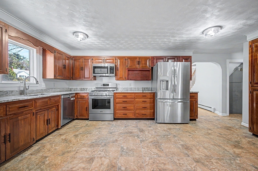 1 Phyllis Road Foxboro, MA 02035 - Photo 5 of 36