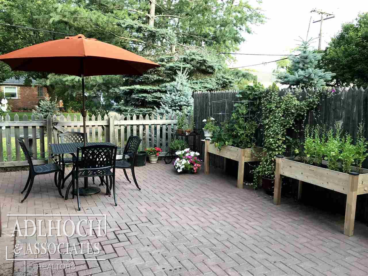 294 Ridgemont Road Grosse Pointe, MI 48236 - Photo 17 of 23 31358994-16.JPG