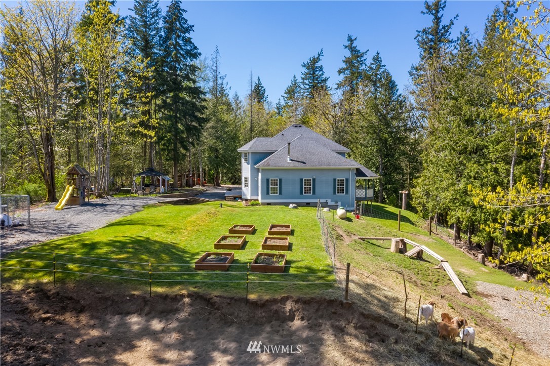 5770 Mission Road Bellingham, WA 98226 - Photo 2 of 40