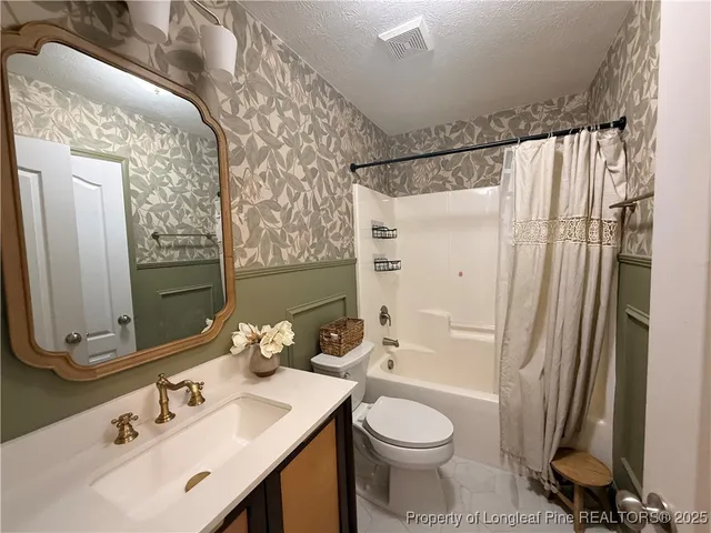 $1,875 | 254 Eclipse Drive, Fayetteville, NC 28311