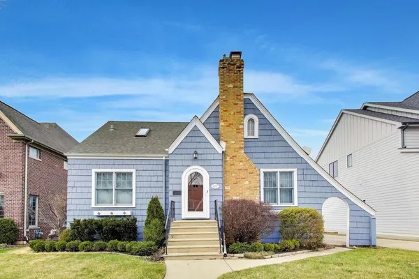 $650,000 | 277 East Oneida Avenue, Elmhurst, IL 60126