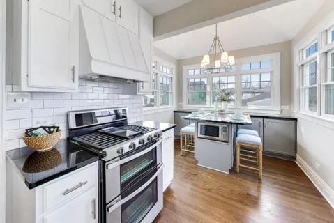 $650,000 | 277 East Oneida Avenue, Elmhurst, IL 60126