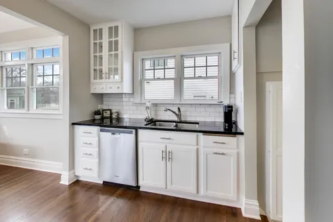 $650,000 | 277 East Oneida Avenue, Elmhurst, IL 60126