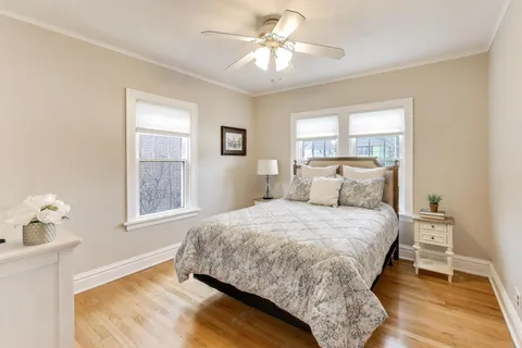 $650,000 | 277 East Oneida Avenue, Elmhurst, IL 60126