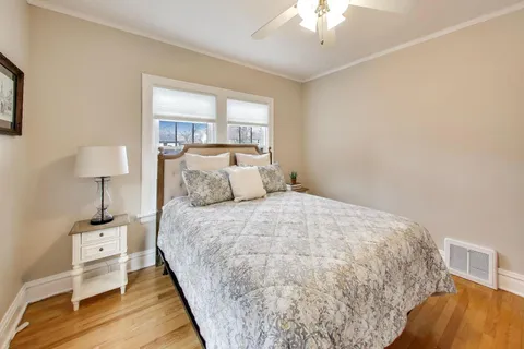 $650,000 | 277 East Oneida Avenue, Elmhurst, IL 60126