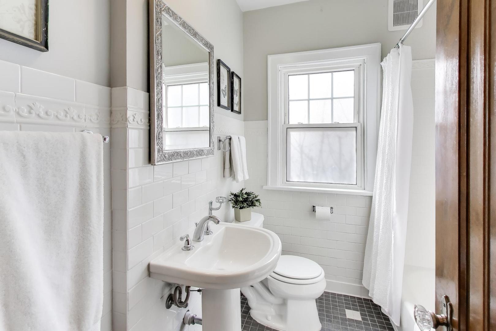 277 East Oneida Avenue Elmhurst, IL 60126 - Photo 20 of 45