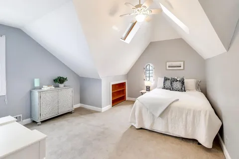 $650,000 | 277 East Oneida Avenue, Elmhurst, IL 60126