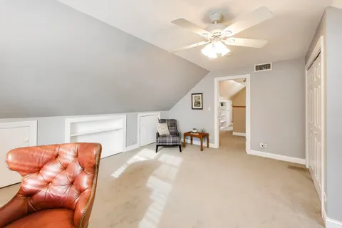 $650,000 | 277 East Oneida Avenue, Elmhurst, IL 60126