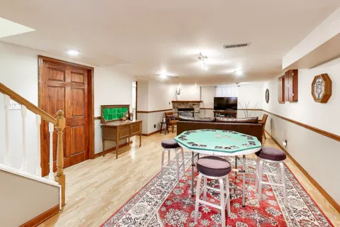 $650,000 | 277 East Oneida Avenue, Elmhurst, IL 60126