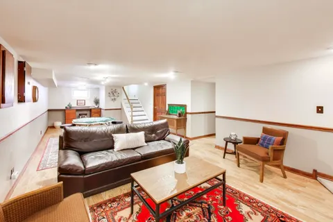 $650,000 | 277 East Oneida Avenue, Elmhurst, IL 60126