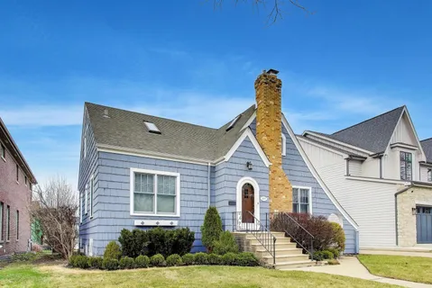 $650,000 | 277 East Oneida Avenue, Elmhurst, IL 60126