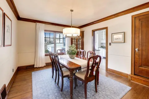 $650,000 | 277 East Oneida Avenue, Elmhurst, IL 60126