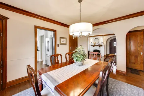 $650,000 | 277 East Oneida Avenue, Elmhurst, IL 60126