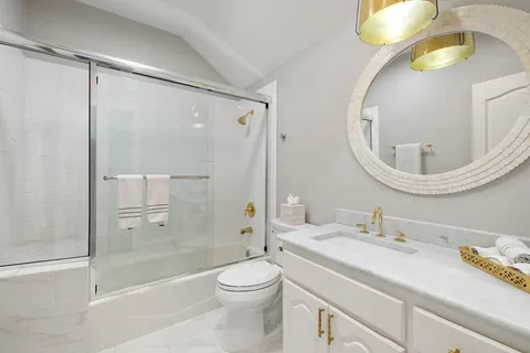 $2,350,000 | 19901 Angel Bay Drive, Spicewood, TX 78669