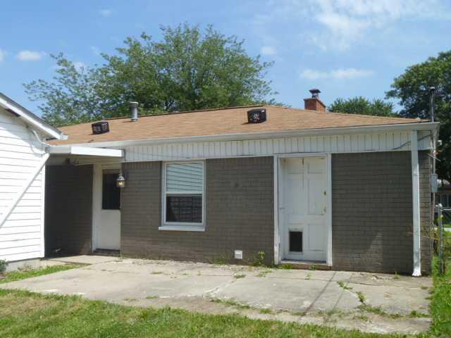2340 Courtney Road Indianapolis, IN 46219 - Photo 3 of 15 Gallery Image 3