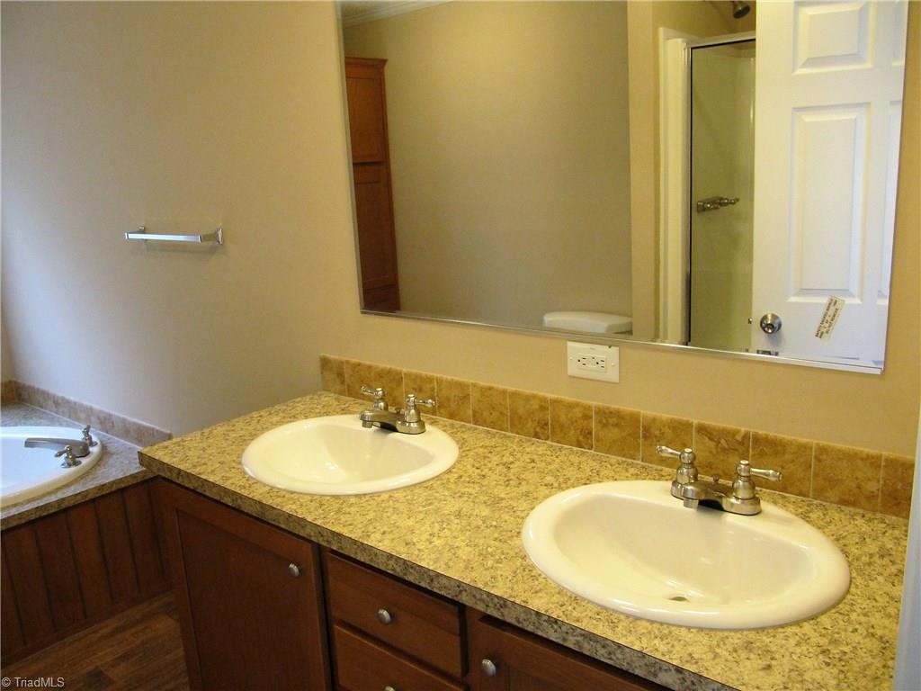7297 Hampton Road Clemmons, NC 27012 - Photo 24 of 26 Master Bath his/hers sink