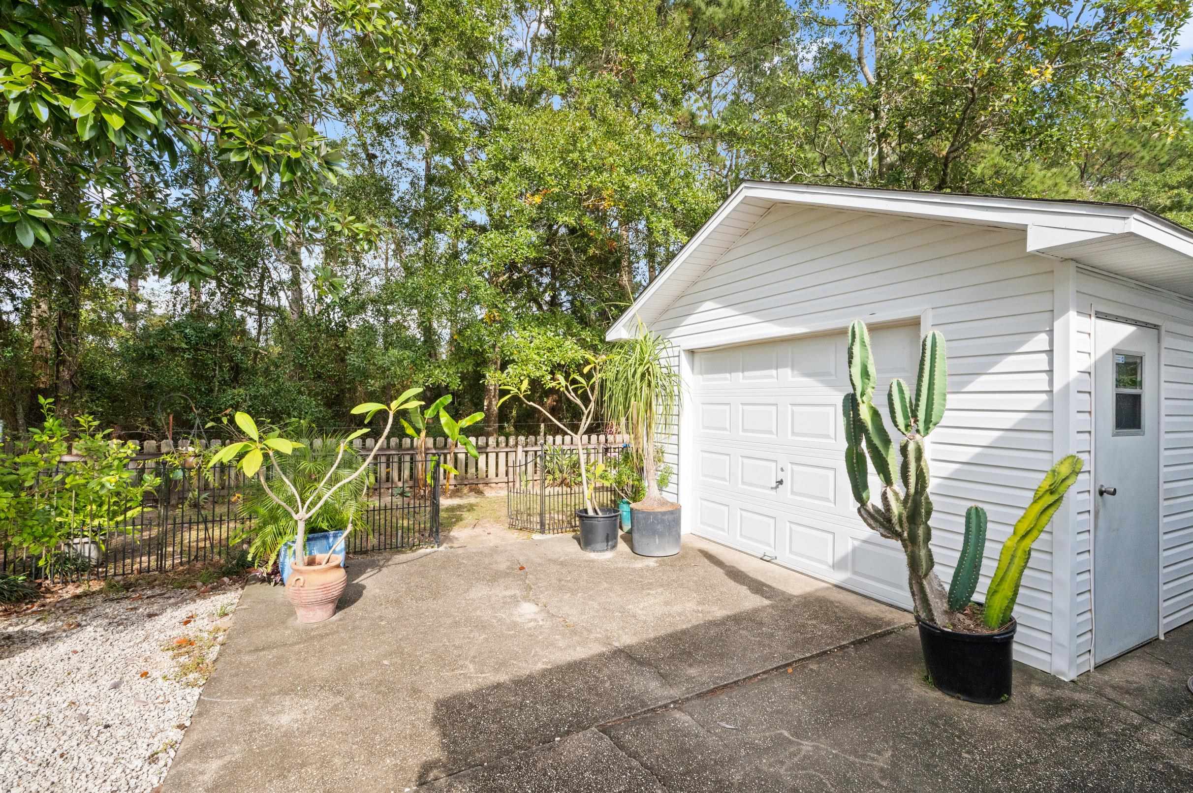 1192 Ridgewood Drive Lillian, AL 36549 - Photo 22 of 36 Garage