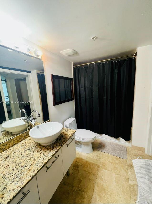 41 Southeast 5th Street, Unit 903 Miami, FL 33131 - Photo 13 of 27