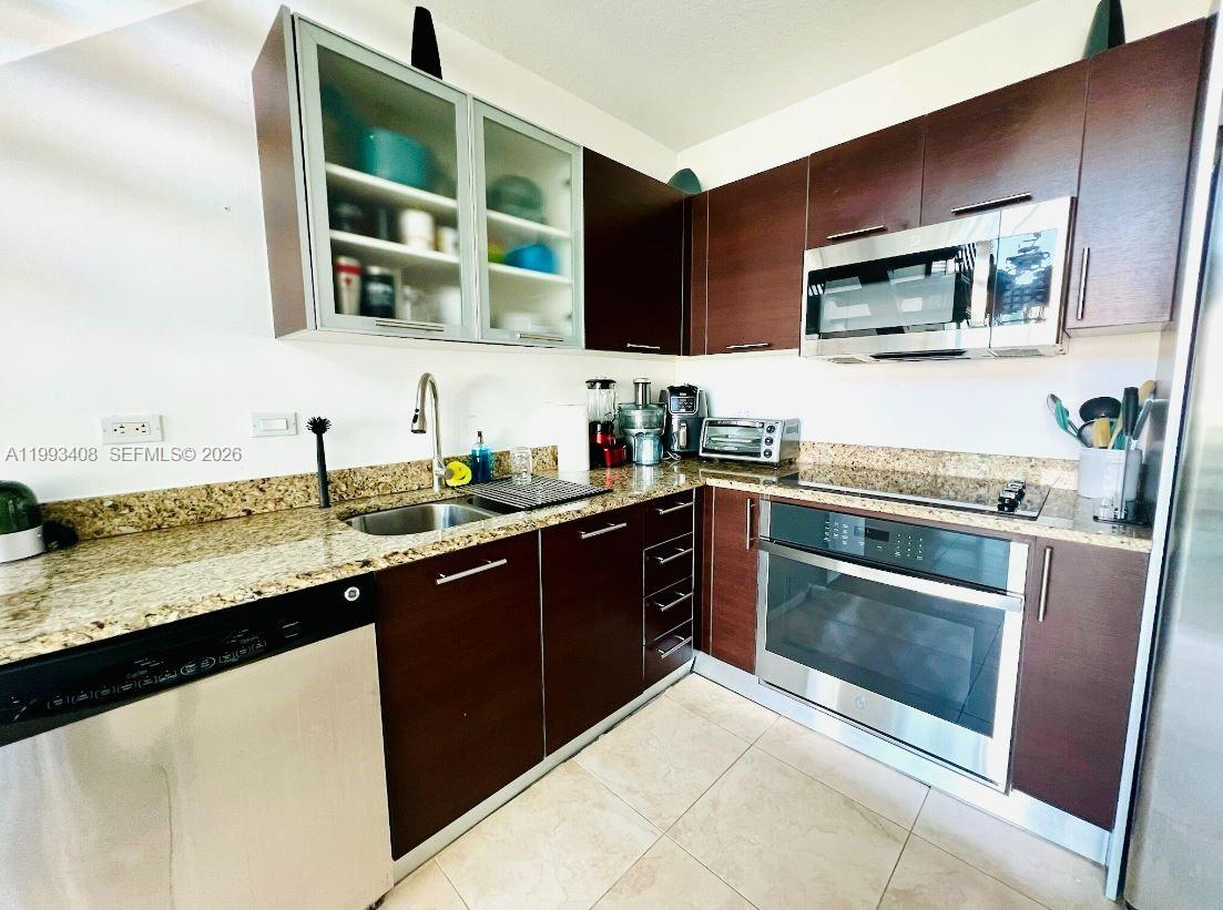 41 Southeast 5th Street, Unit 903 Miami, FL 33131 - Photo 8 of 27
