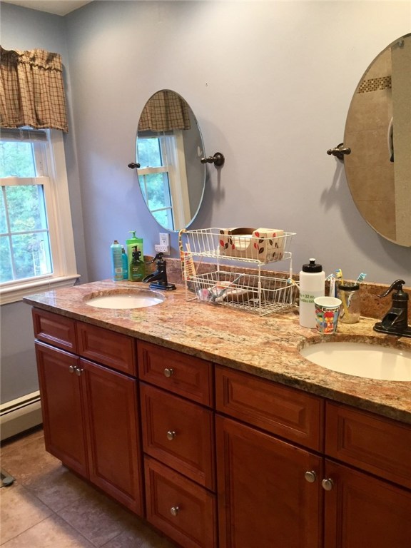 146 Crompton Road East Greenwich, RI 02818 - Photo 12 of 28 Master Bathroom (en-suite)