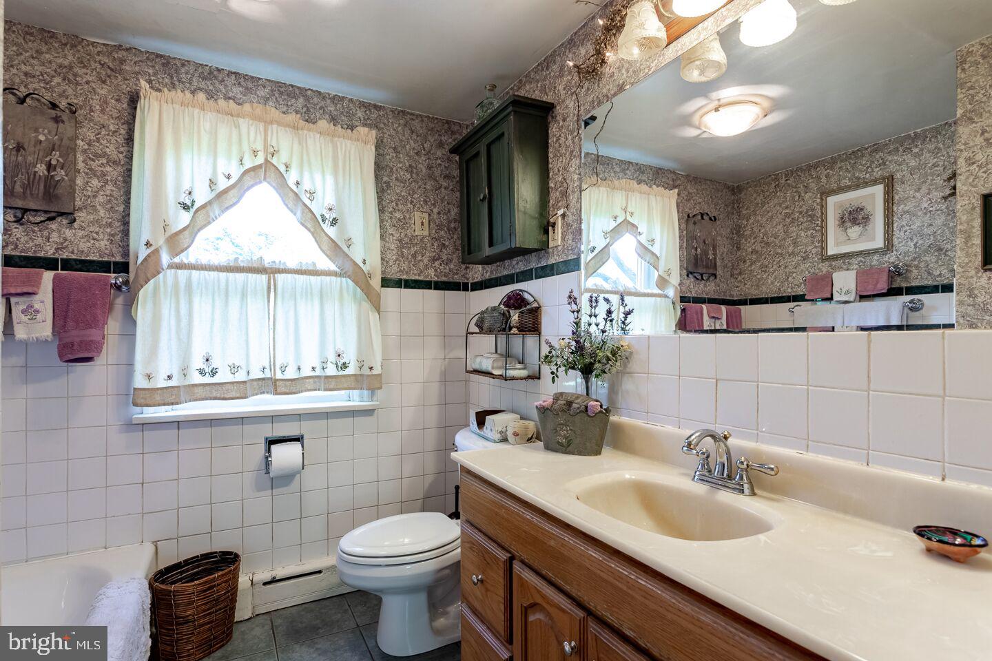 1455 Buchert Road Pottstown, PA 19464 - Photo 14 of 23 Hall Bath