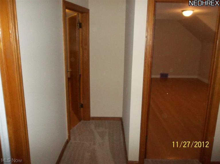 5630 Dailey Road Akron, OH 44319 - Photo 13 of 25 Second Floor Hallway