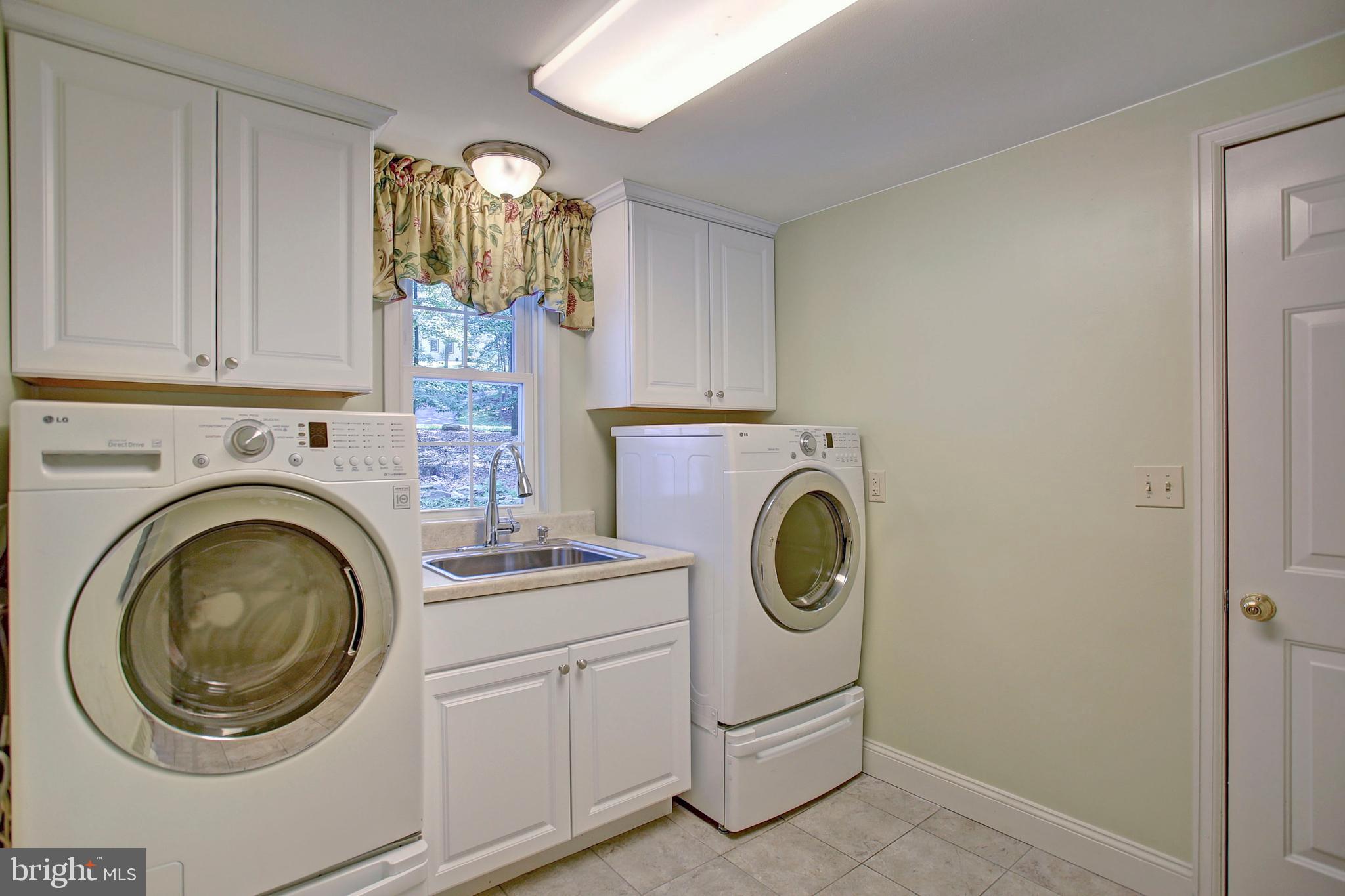 671 Shannon Road Boiling Springs, PA 17007 - Photo 18 of 52 Laundry Room