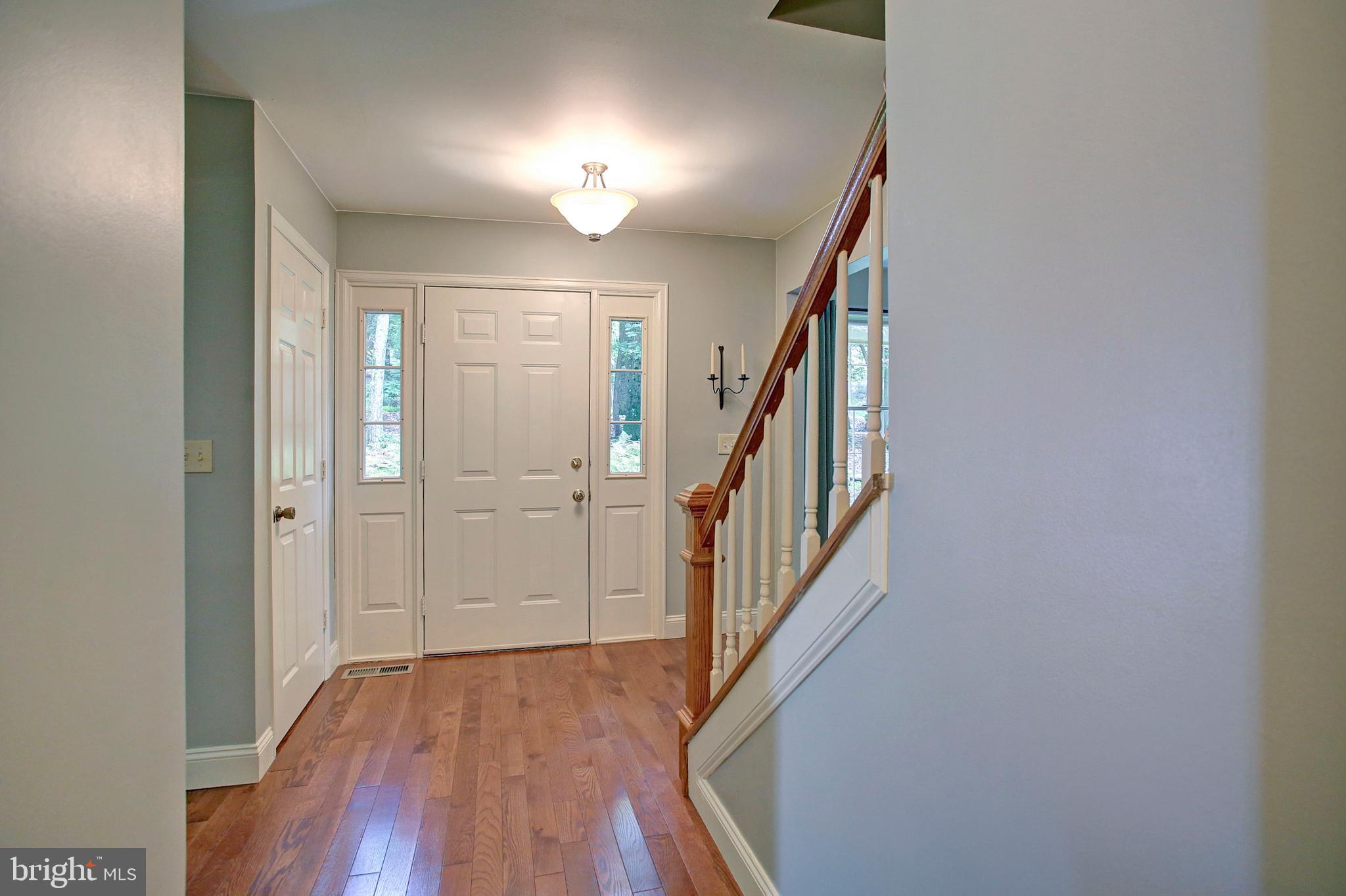 671 Shannon Road Boiling Springs, PA 17007 - Photo 6 of 52 Foyer