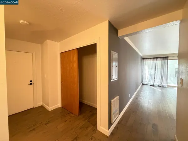 $2,000 | 401 Monte Vista Avenue, Oakland, CA 94611