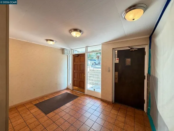 $2,000 | 401 Monte Vista Avenue, Oakland, CA 94611