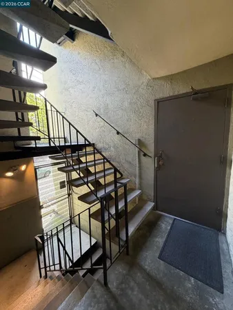 $2,000 | 401 Monte Vista Avenue, Oakland, CA 94611