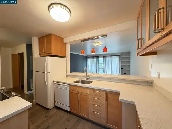$2,000 | 401 Monte Vista Avenue, Oakland, CA 94611