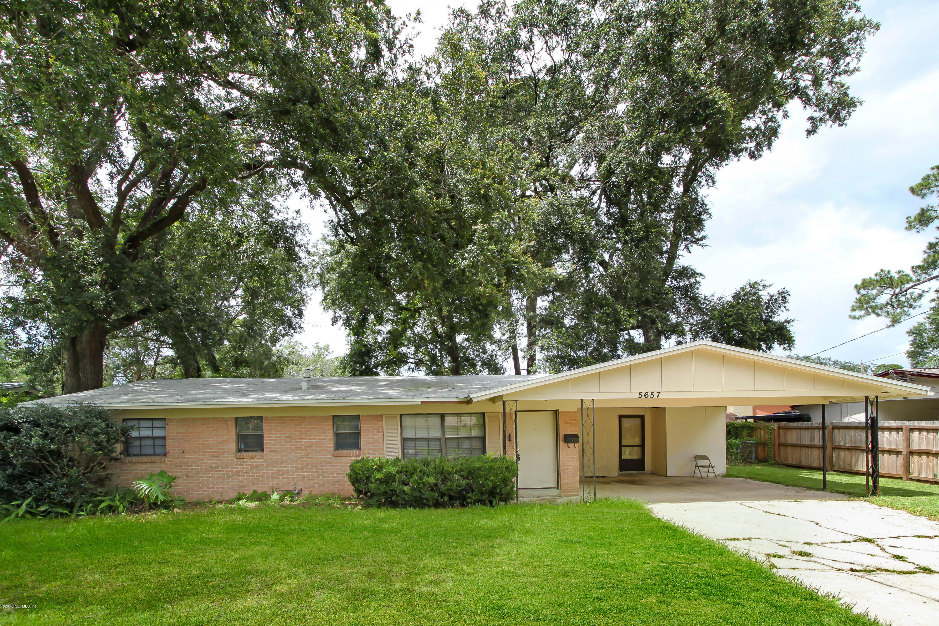5657 Sabena Road Jacksonville, FL 32207 - Photo 3 of 33 5657 Sabena Rd Front