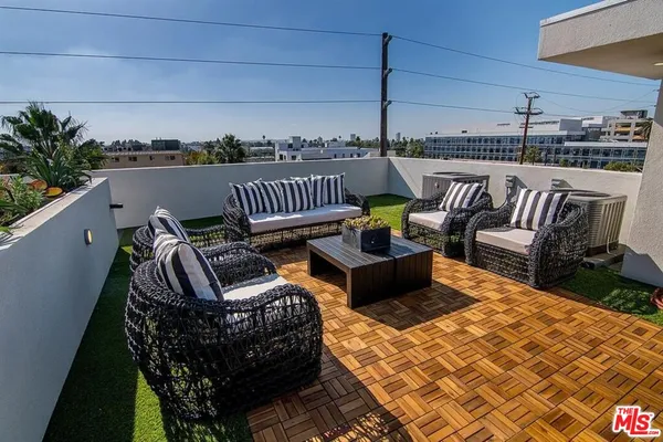 $6,229 | 1002 North Hudson Avenue, Unit 4, Los Angeles, CA 90038