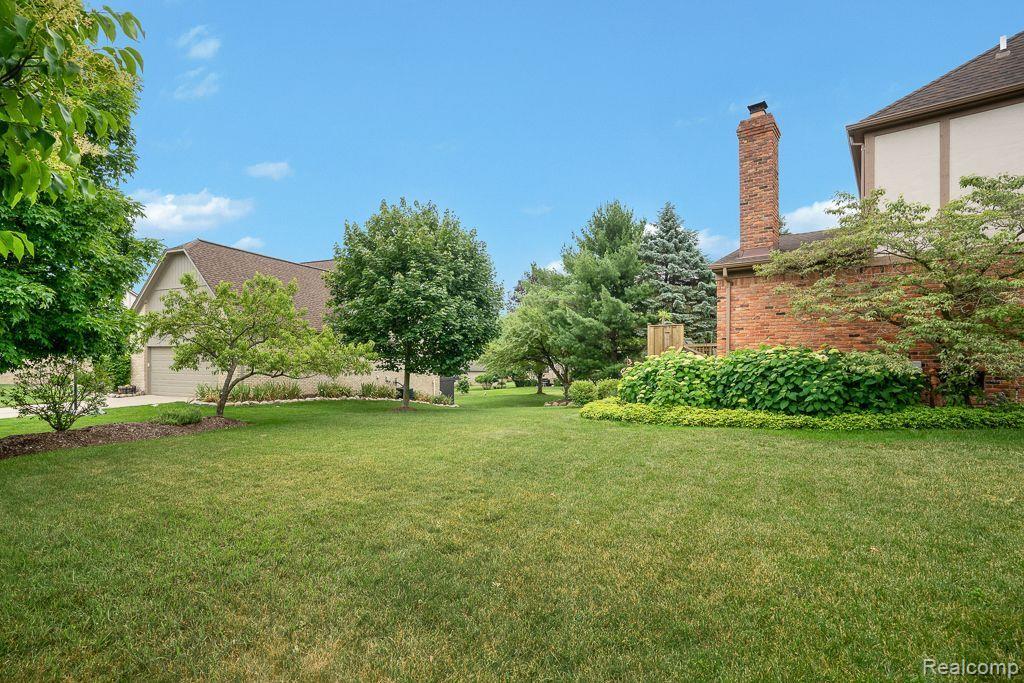 2072 Ridgefield Court Rochester Hills, MI 48306 - Photo 40 of 41