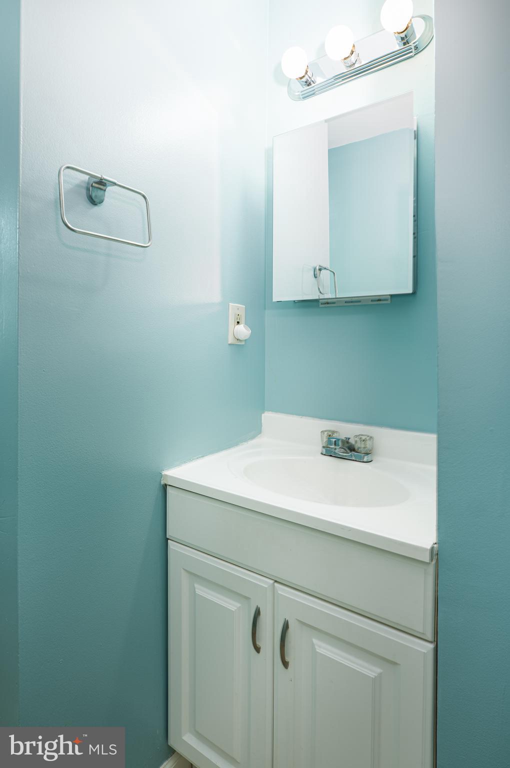 4211 Thorncliff Road Baltimore, MD 21236 - Photo 13 of 28 Gallery Image 13