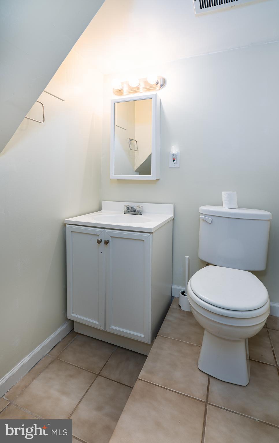 4211 Thorncliff Road Baltimore, MD 21236 - Photo 16 of 28 Gallery Image 16
