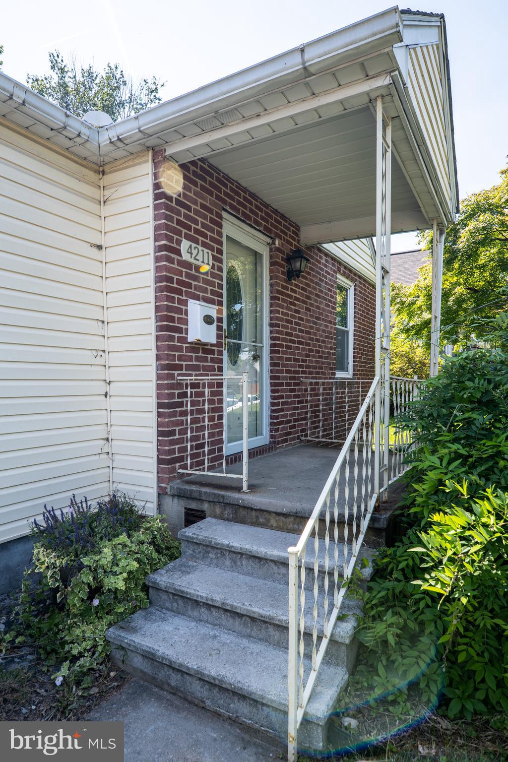 4211 Thorncliff Road Baltimore, MD 21236 - Photo 3 of 28 Gallery Image 3