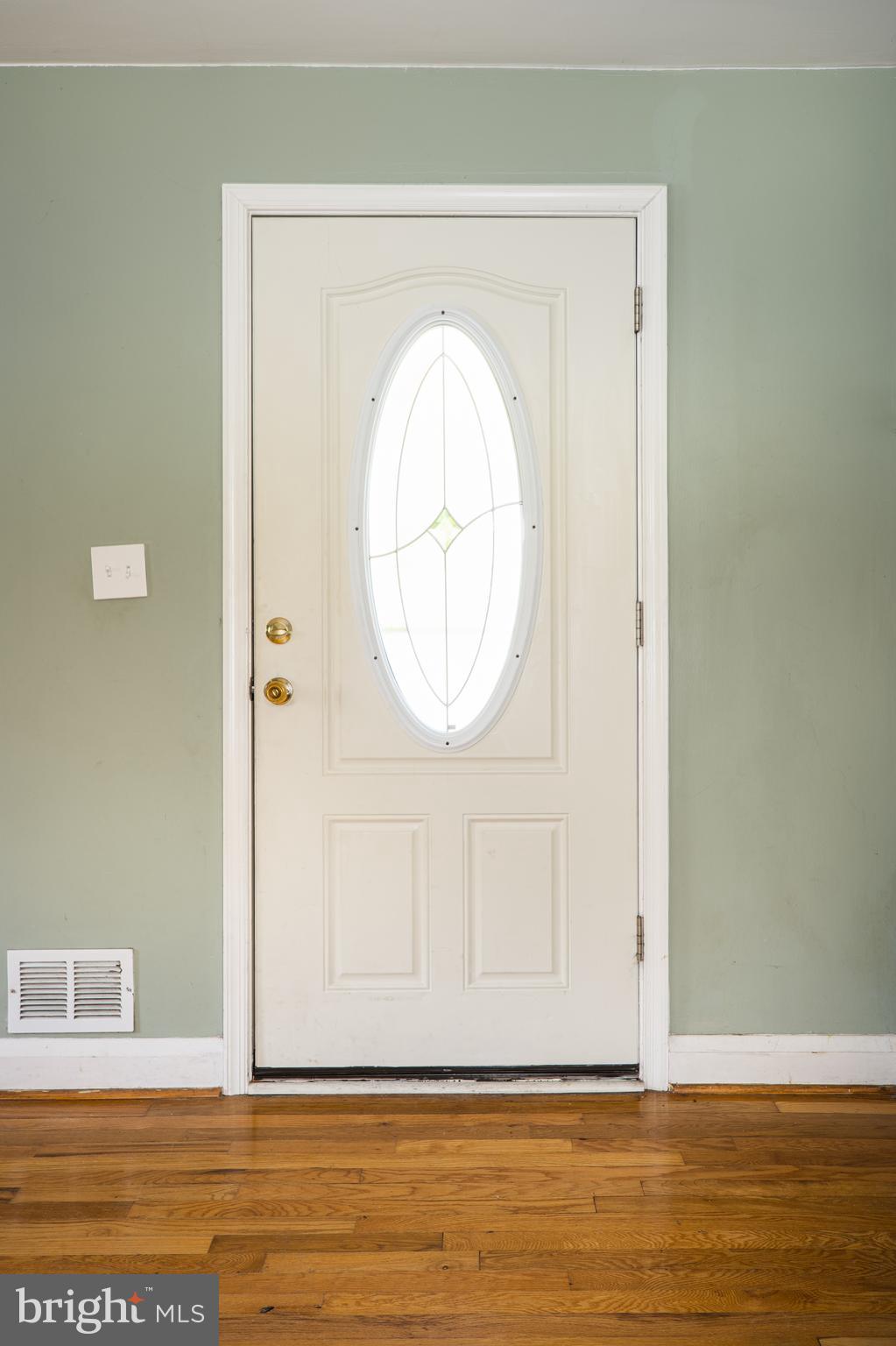 4211 Thorncliff Road Baltimore, MD 21236 - Photo 4 of 28 Gallery Image 4