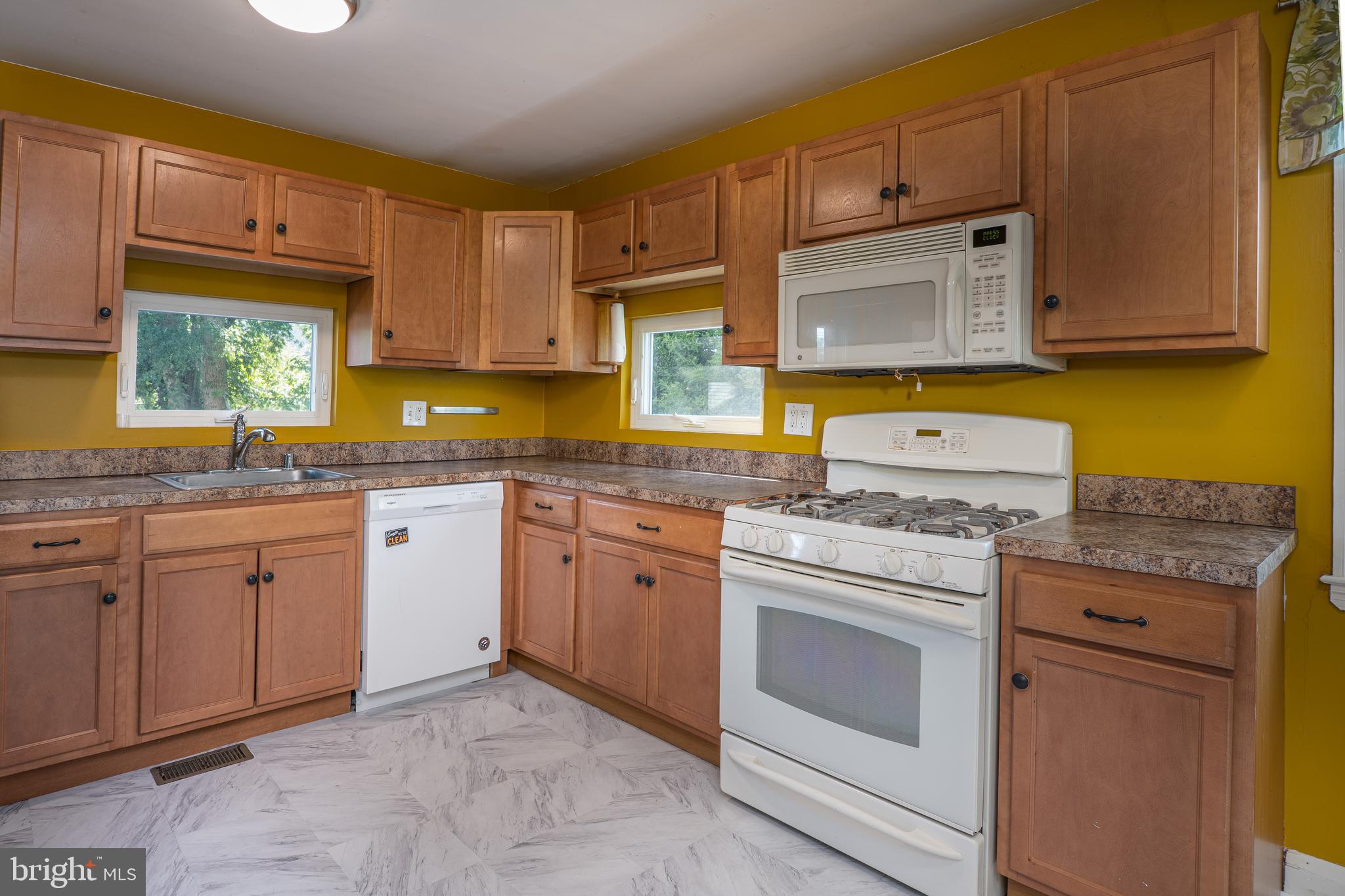 4211 Thorncliff Road Baltimore, MD 21236 - Photo 7 of 28 Gallery Image 7