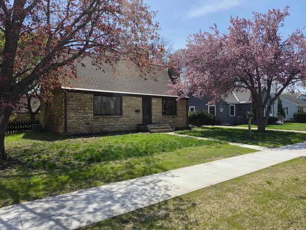 $320,000 | 333 Page Avenue, North Mankato, MN 56003