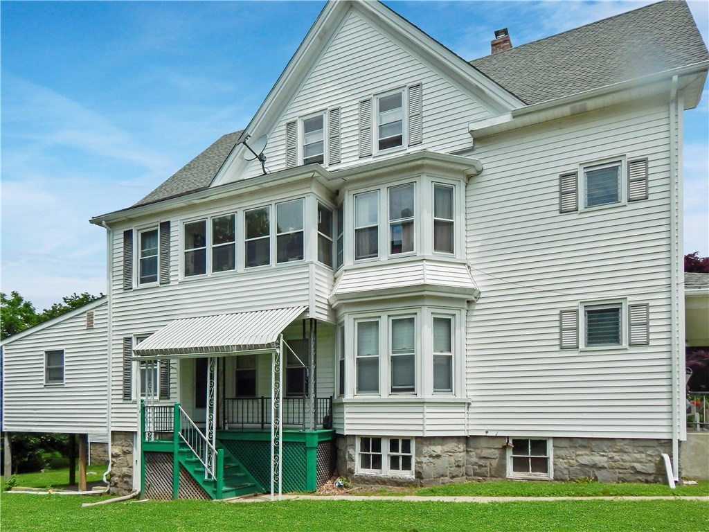 12 Spruce Street Westerly, RI 02891 - Photo 5 of 40 Gallery Image 5