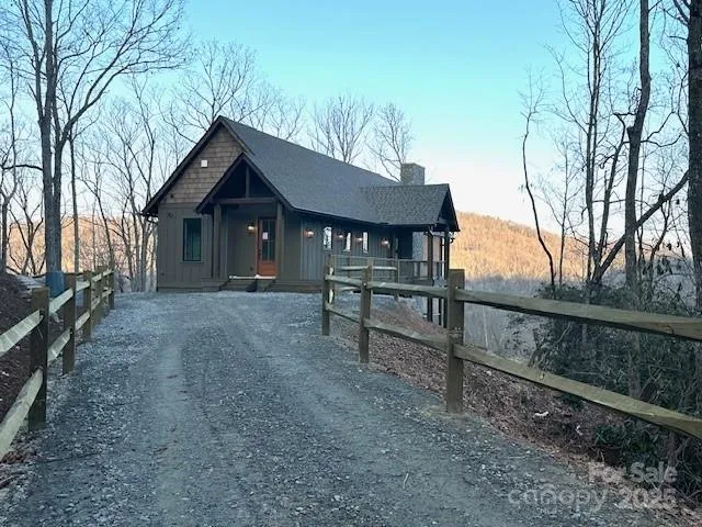 $947,500 | 371 East Falls View Drive, Pisgah Forest, NC 28768