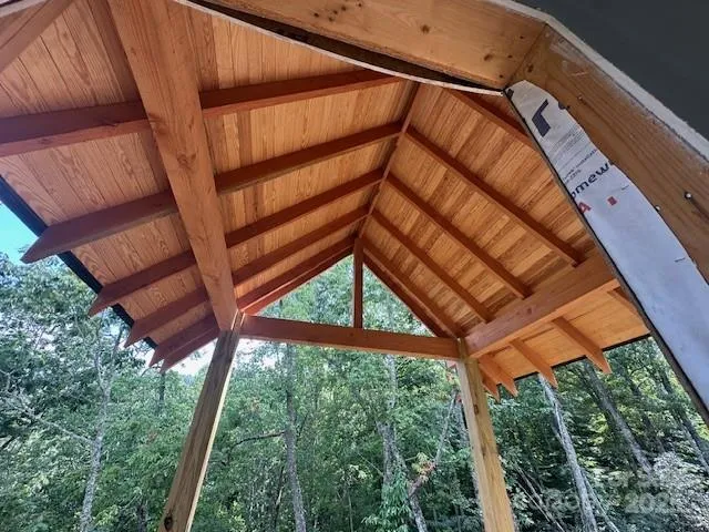 $947,500 | 371 East Falls View Drive, Pisgah Forest, NC 28768