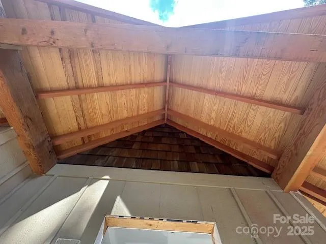 $947,500 | 371 East Falls View Drive, Pisgah Forest, NC 28768