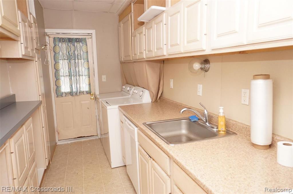 2708 Riverside Drive Trenton, MI 48183 - Photo 9 of 17