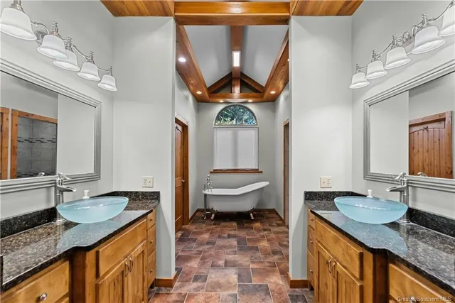 $575,000 | 569 North Smokey Cove Road, Singer, LA 70660